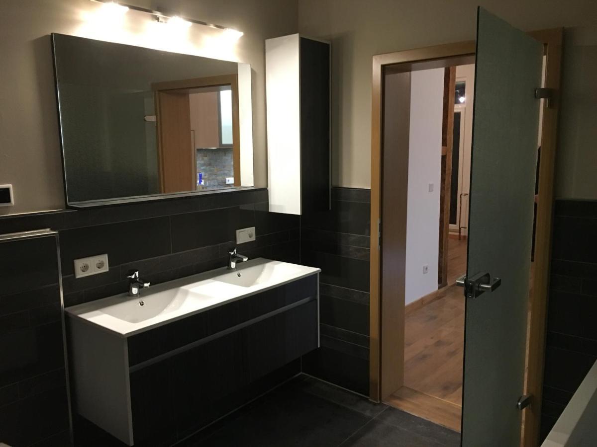 Stadthaus Artur - Apartment Valencia رمشيد المظهر الخارجي الصورة